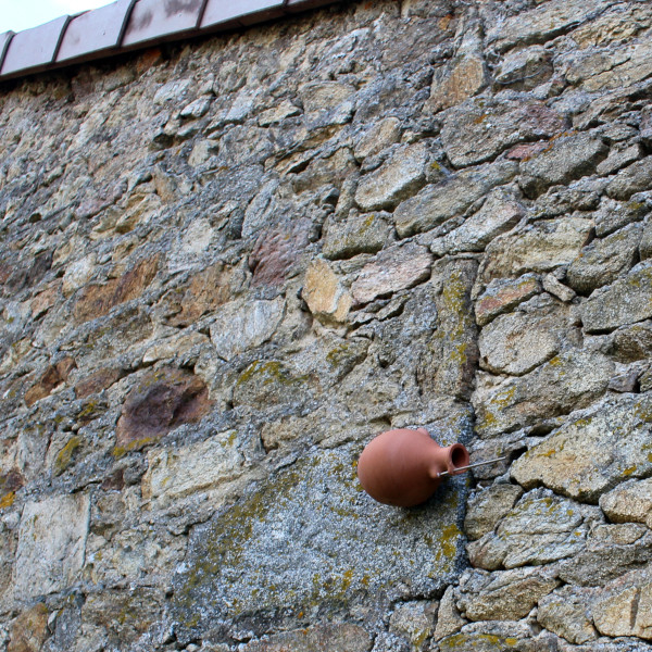 Nichoir pot en terre cuite © Marie Degache